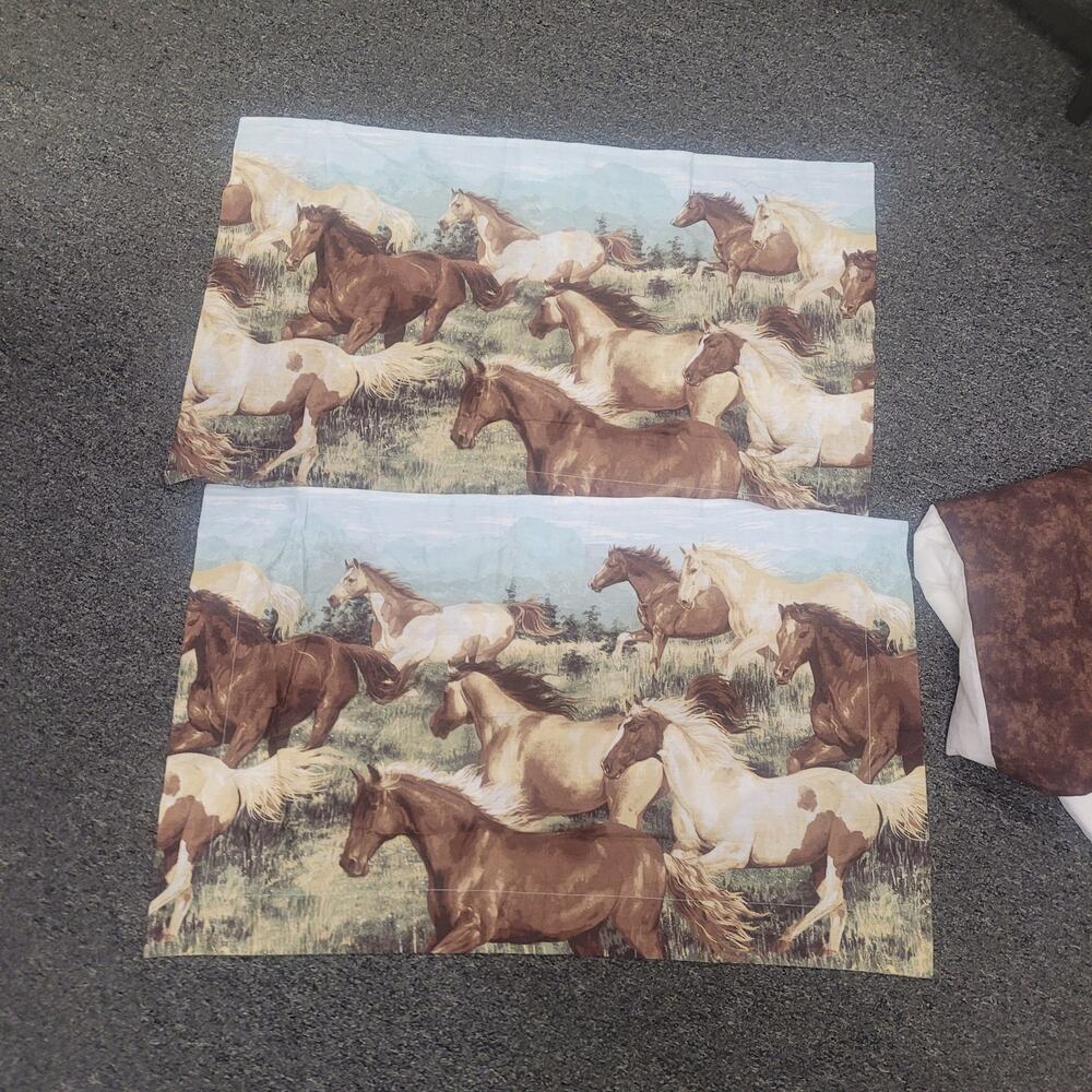 PDK Thunder Run Western Horse King Pillow Shams & Bed Skirt Set Equestrian